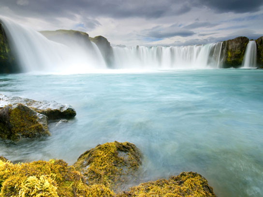 03-waterfalls-godafoss-iceland-fsl